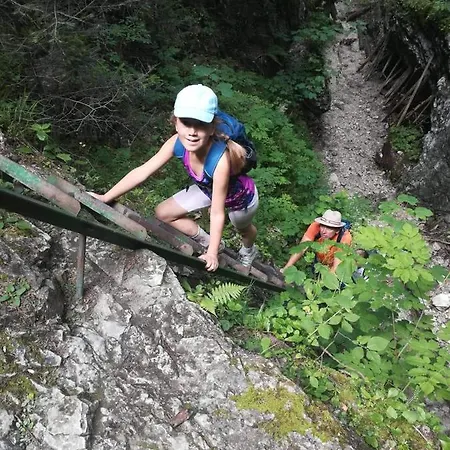 Hikeslovakia House *