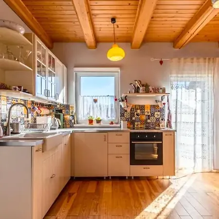 Landsted Hikeslovakia House